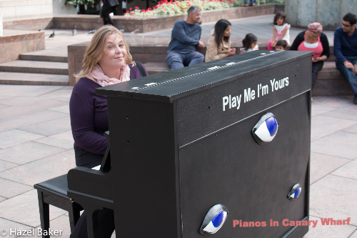 Play a piano in Canary Wharf